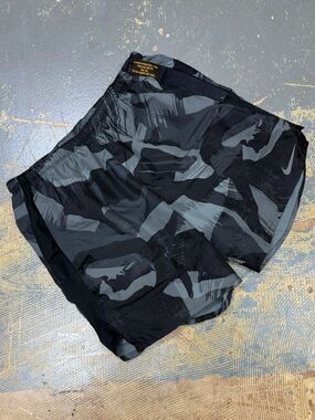 Nike Challenger 7” Running Shorts DQ4726-010 Medium Brushstroke Camo Flex
